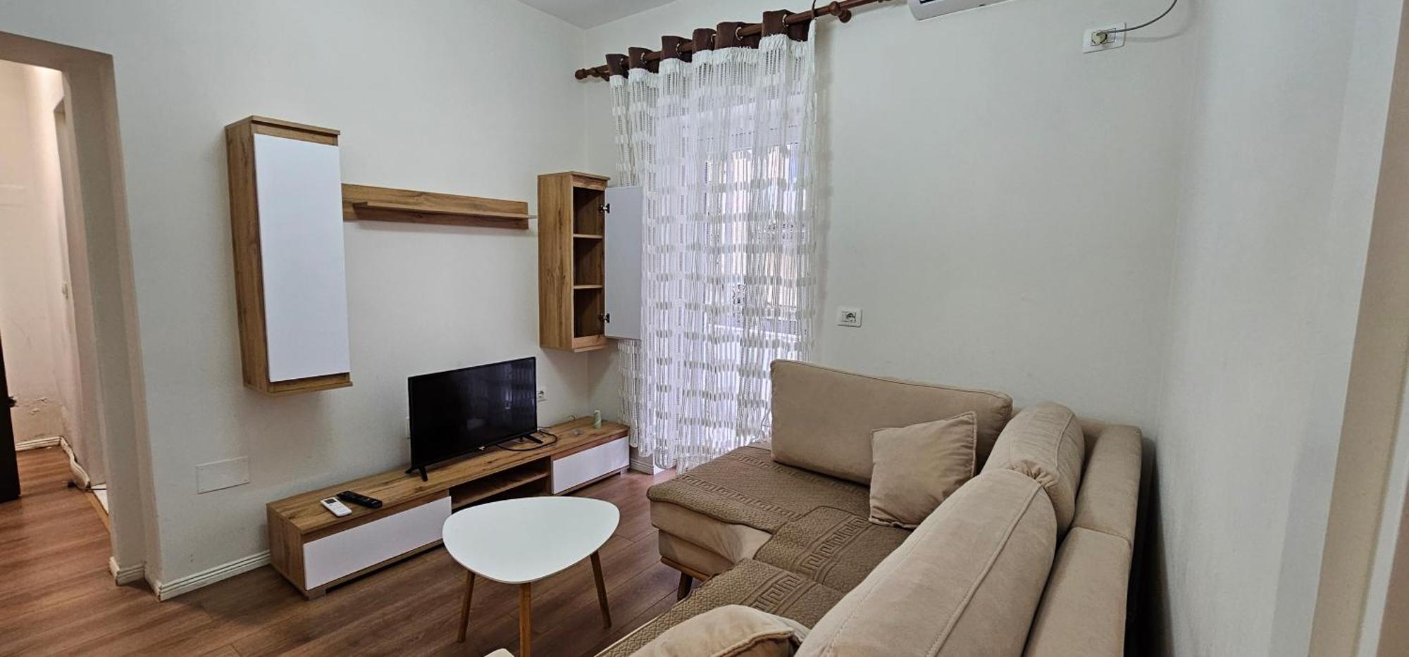 Ajla Komuna Apartament Lägenhet Tirana Exteriör bild