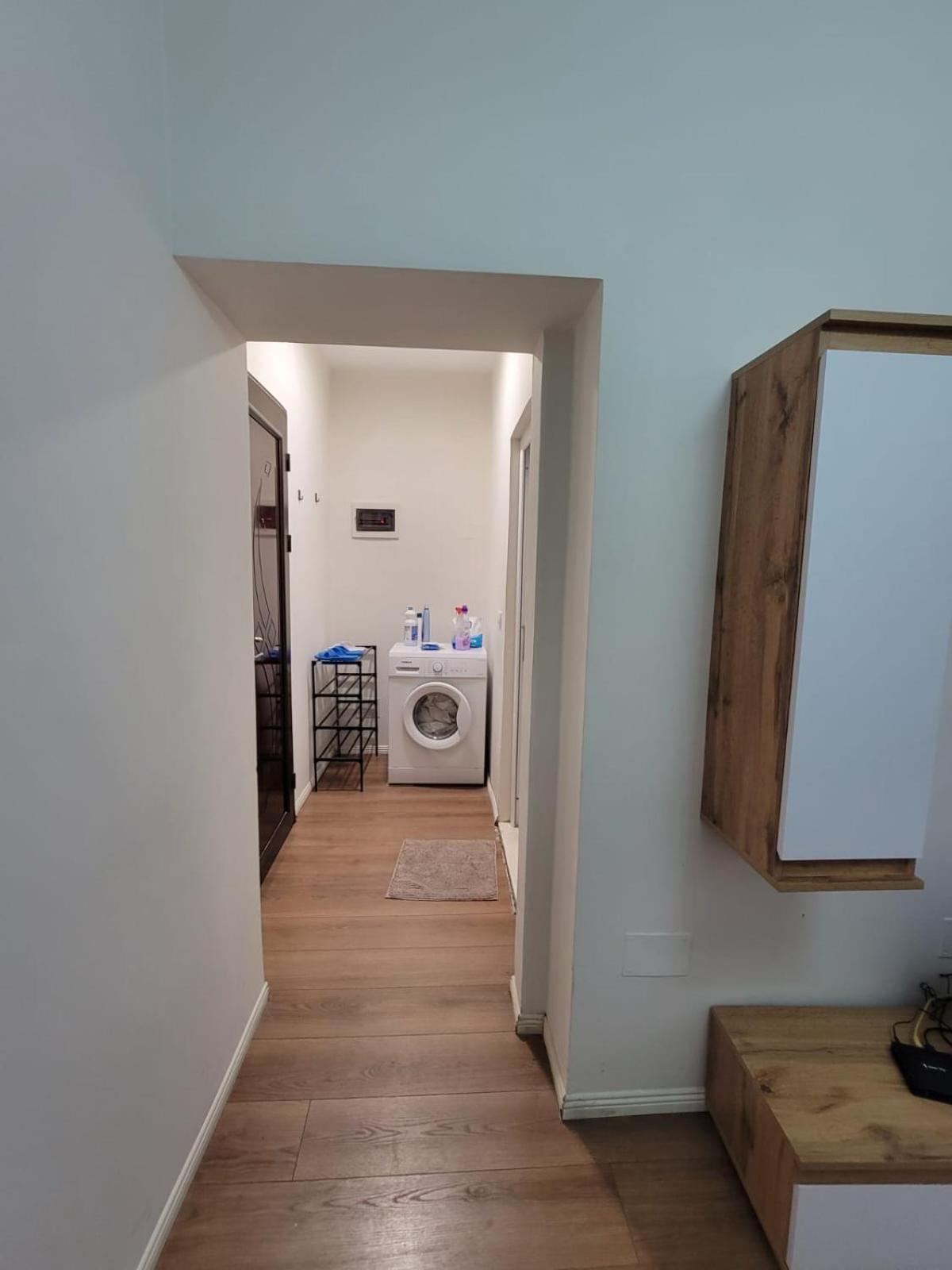 Ajla Komuna Apartament Lägenhet Tirana Exteriör bild